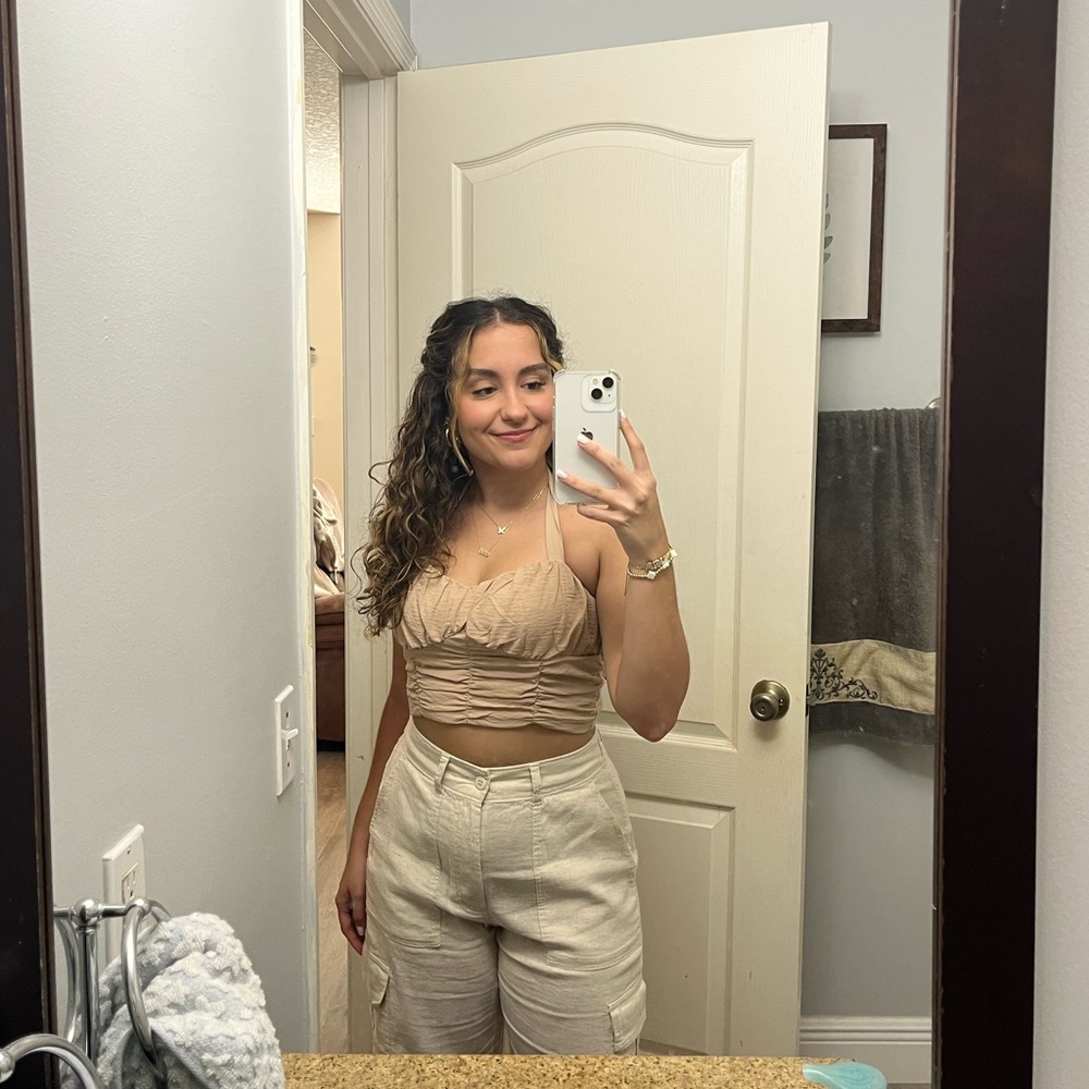 Halter top. Forever 21. Size Medium